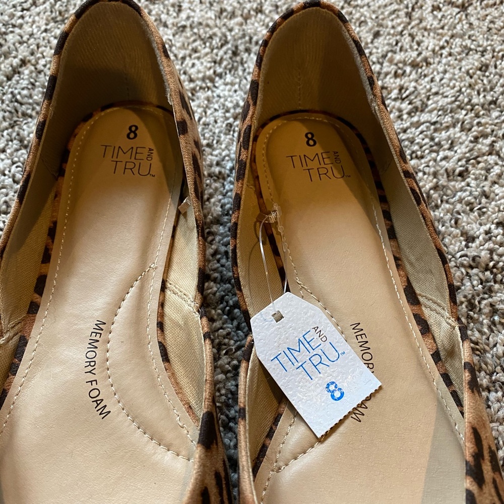 NWT Time and Tru Women Leopard Flats - Picture 10 of 10